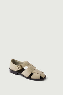 Velika sandal, Gres