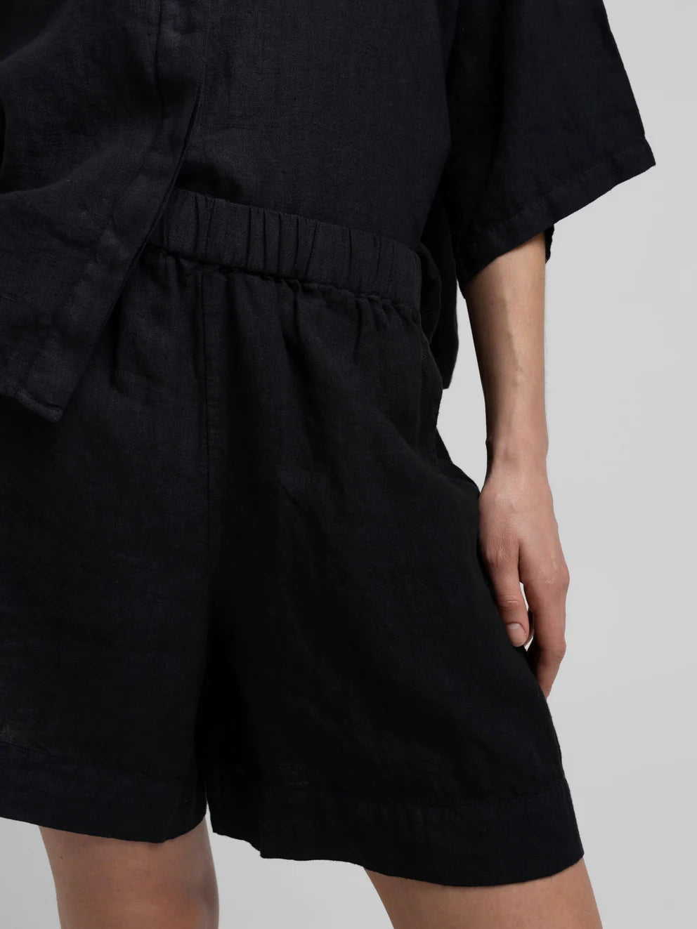 Vega Linen Shorts, Black